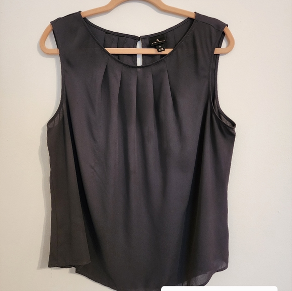 Women's Tops - Picture 10 of 15